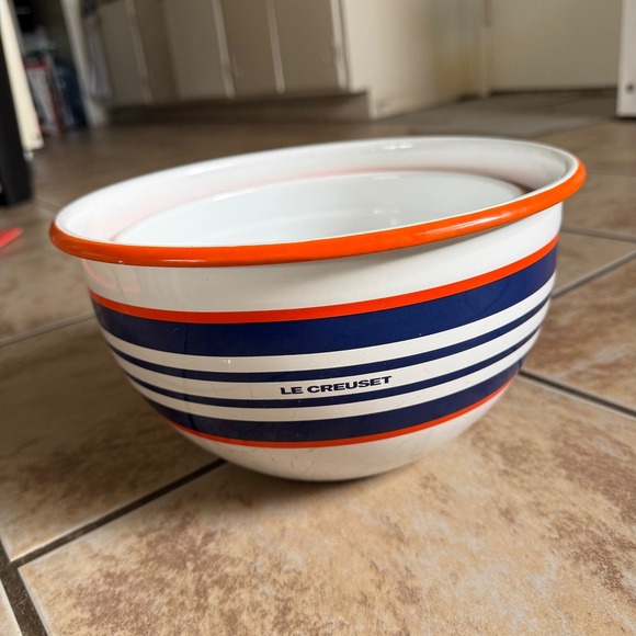 Le Creuset Everyday Enamelware Lot of 2 Striped White Steel Mixing Serving Bowls - Picture 6 of 9